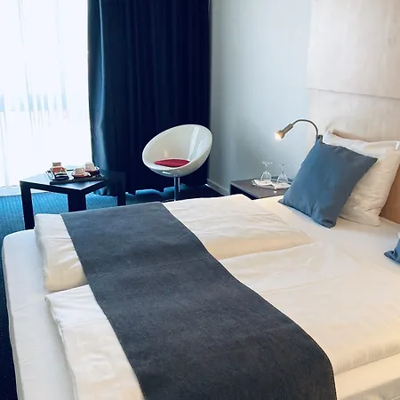 Good Morning + Hotel
