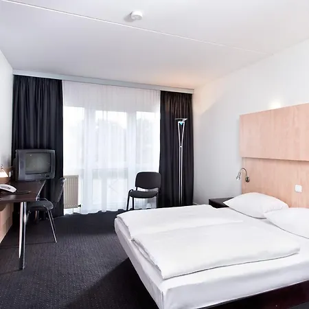 Good Morning + Hotel